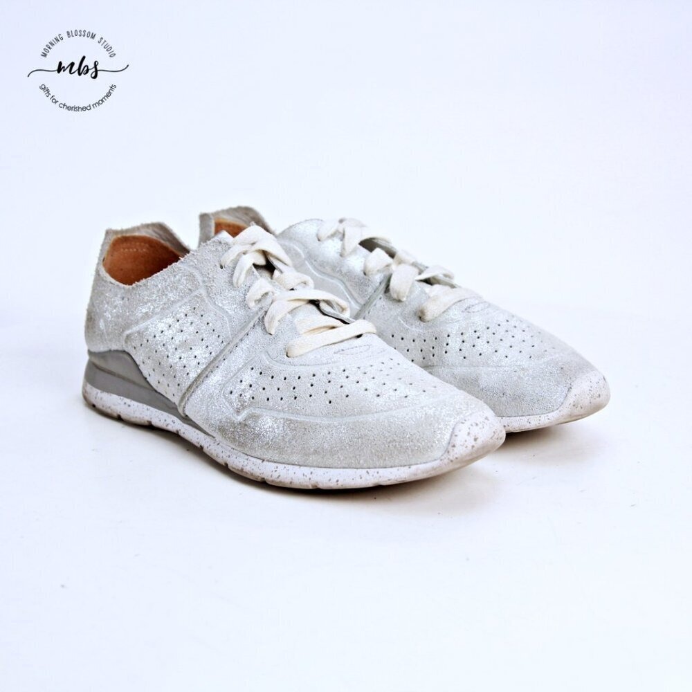 UGG Tye Treadlite Low-Top Sneaker Metallic Leather Shoes Silver Women 9